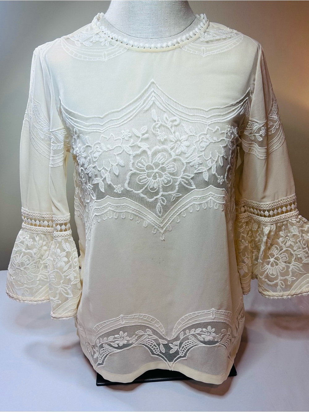 Anna Sui Cream Lace Blouse Intricate Floral Appliqué 3/4 Poet Sleeves Size S